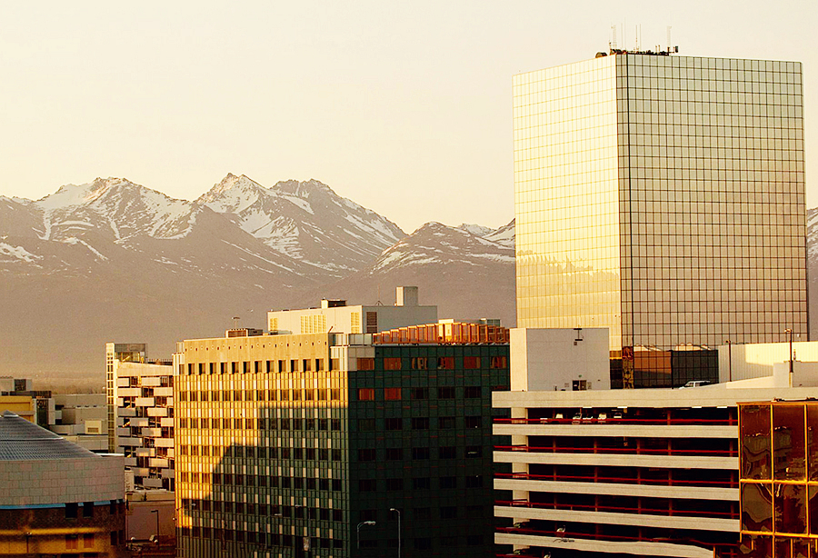 ../Images/LIN,CHIA-CHANG.Alaska.The Hotel Captain Cook (5).jpg